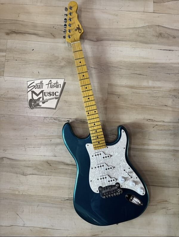 G&L Tribute Series Comanche with Maple Fretboard Metallic Blue